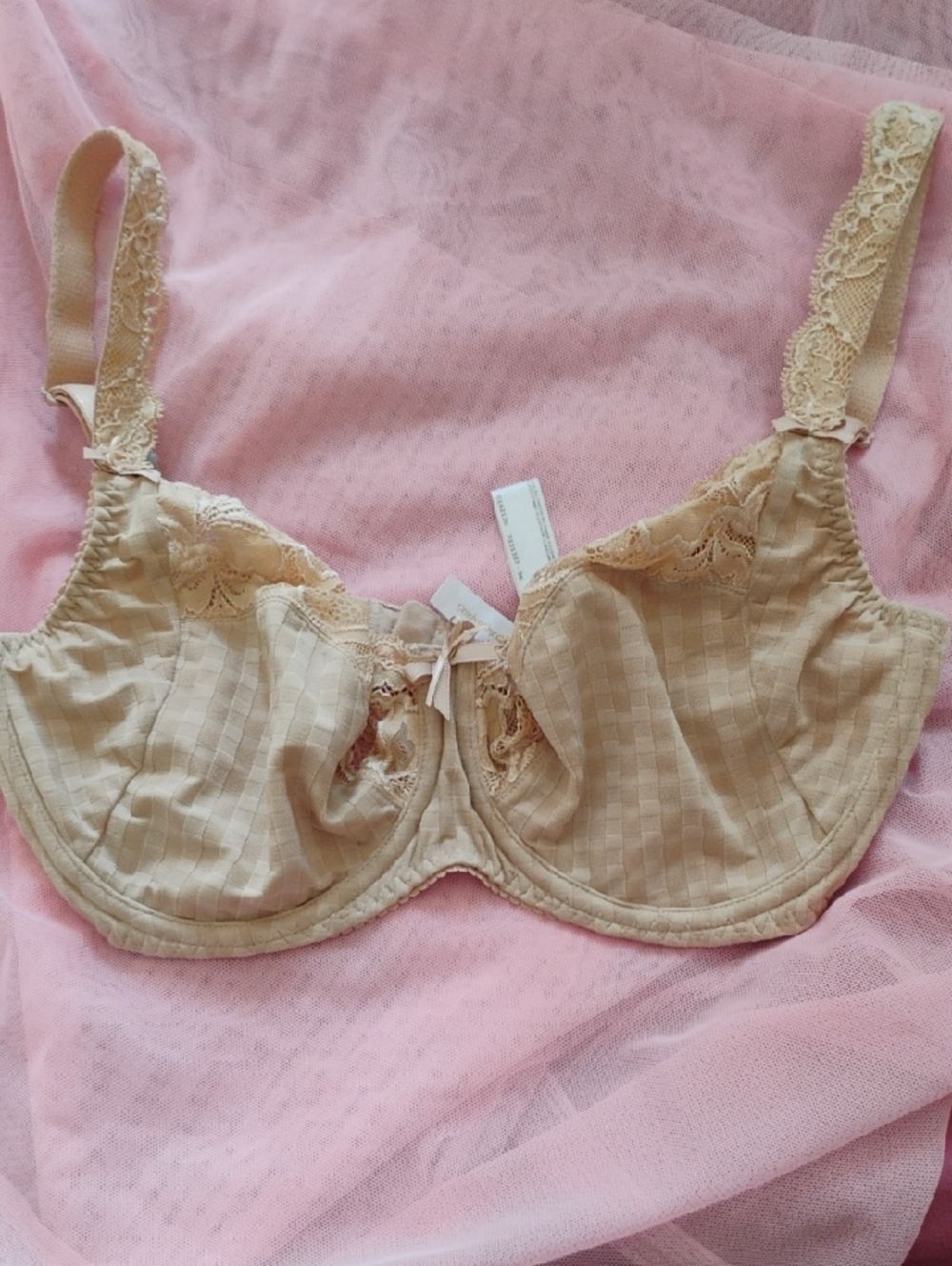 Prima Donna Beige Lace Underwire Bra - Women's Intimates Size 32DD (32F)